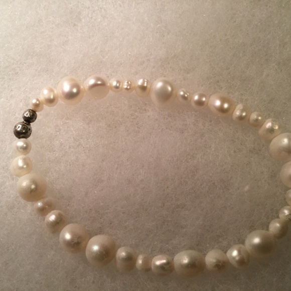 Silpada freshwater pearl stretch bracelet (single) - Picture 2 of 2